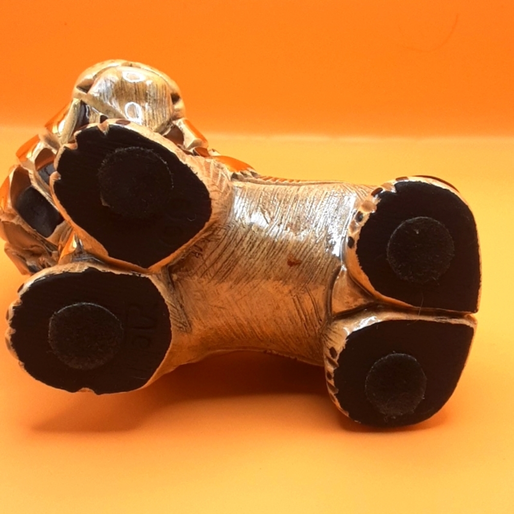 Vintage Handmade Lion by Artesania Rinconada Pottery Highlighted with 18k Gold. - Picture 5 of 7